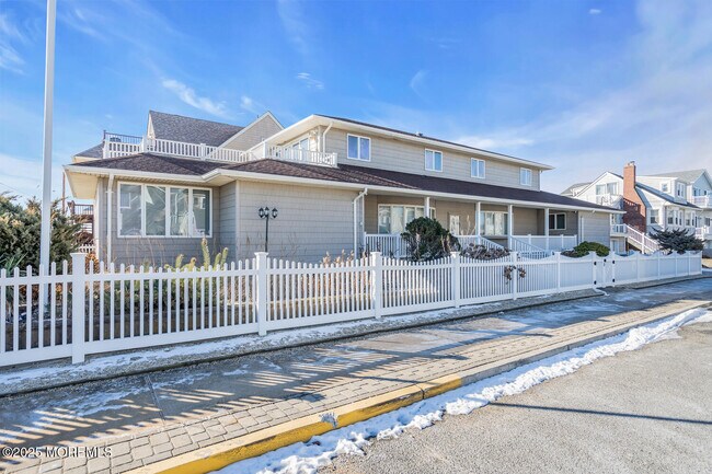 Photo - 115 N Ocean Ave