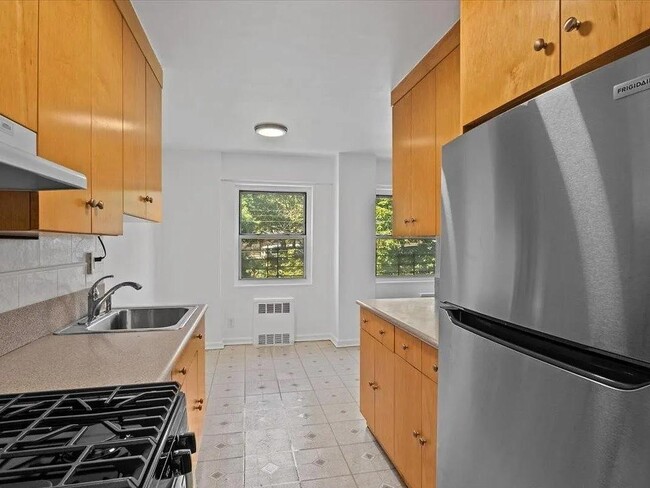 Photo - 3130 Irwin Ave Unit 2G