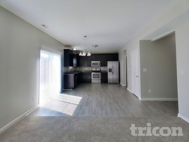 Photo - 371 Wakefield Ct