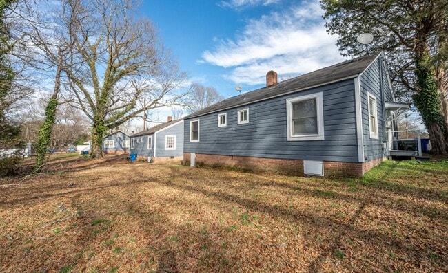 Photo - 303 Raynor St Unit A