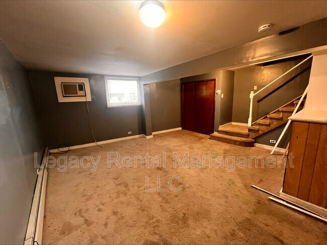 Photo - 168 S Main St