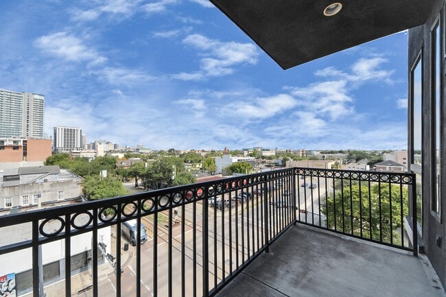 Photo - 3800 Main St