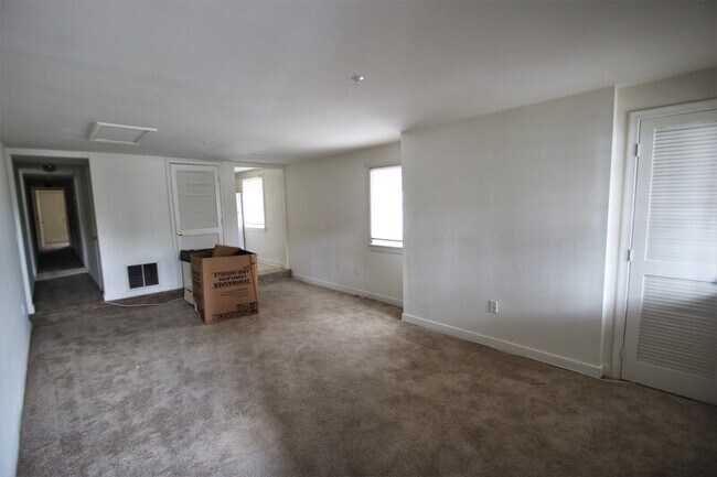 Photo - 223 E Preston St Unidad Basement