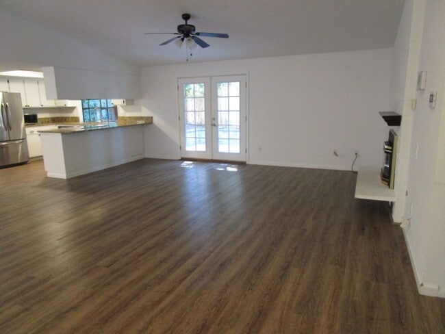 Photo - 1009 Chippewa Dr