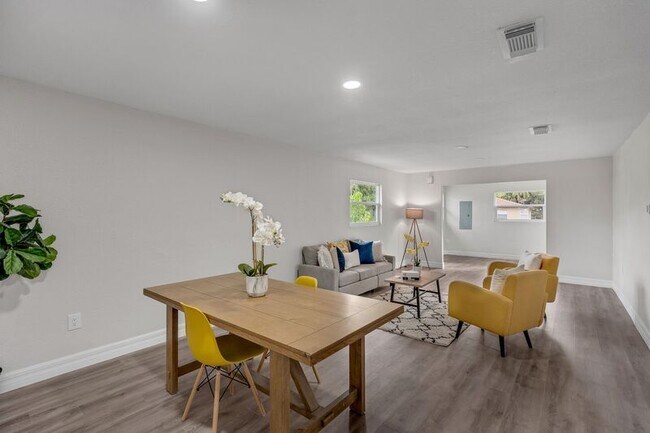 Photo - 224 Singleton Ave