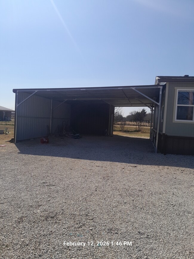 Photo - 404 W Old Axtell Rd