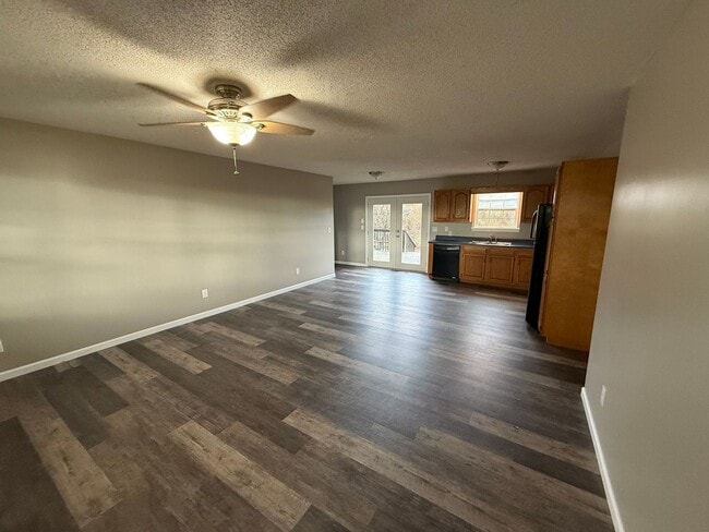 Photo - 114 Greenview Dr