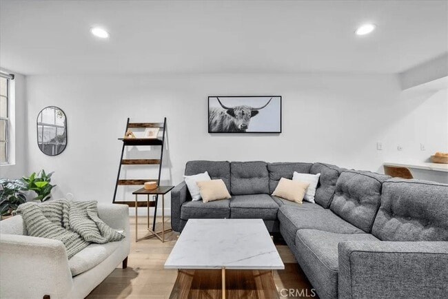 740 Kings Rd Unit 122