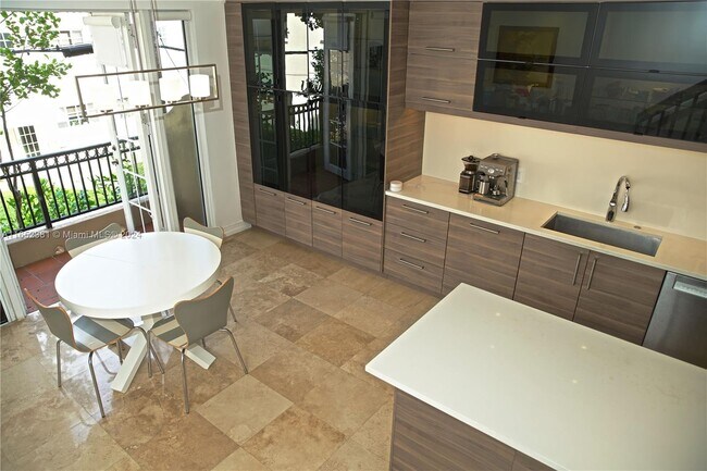 Photo - 615 Santander Ave