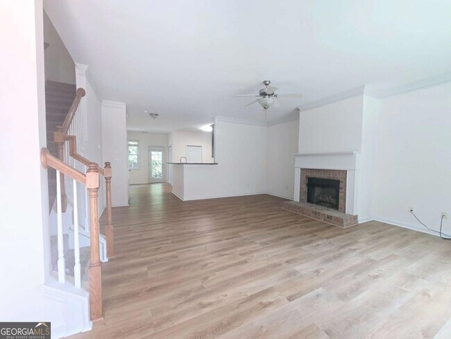 Photo - 1318 Guilderoy Ln