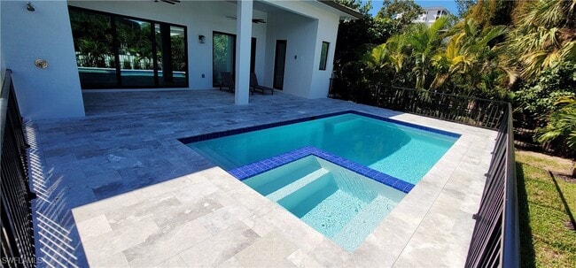 Photo - 511 91st Ave N