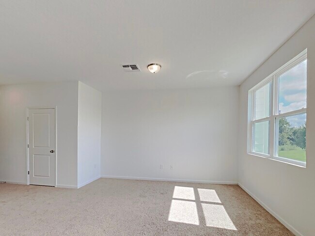 Photo - 703 Madison Dr