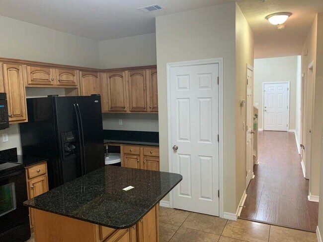 Photo - "Spacious 4-Bed Townhouse in Fort Walton B...