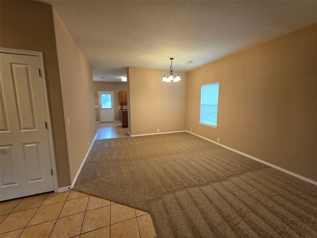 Photo - 915 Butterfly Ln