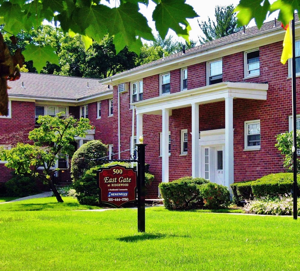 Photo - 535 E Ridgewood Ave