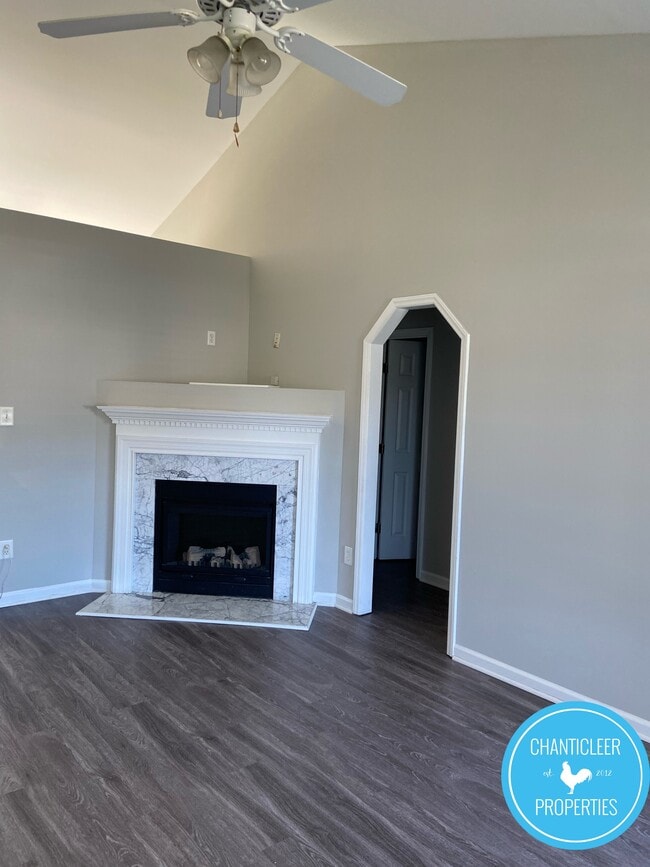 Photo - 1221 Topping Ln