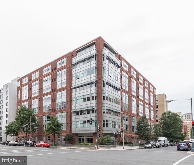 Building Photo - 1300 N Street NW Unit 408