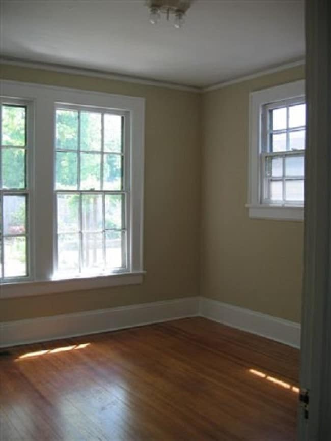 Photo - 208 E Franklin St