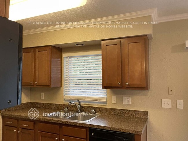 Photo - 1410 Stonehaven Way