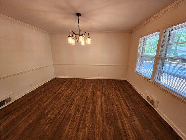 Photo - 2294 Clairmont Rd