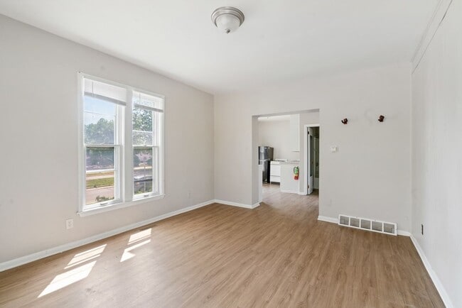 Photo - 2321 Iowa St - Cedar Falls