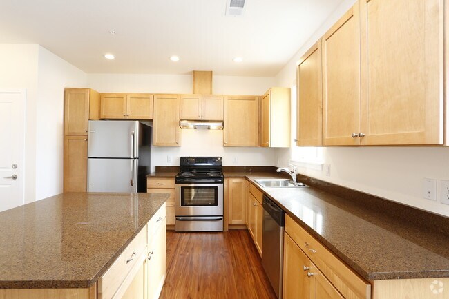 Quartz countertops - Lake Lochwood Apartments