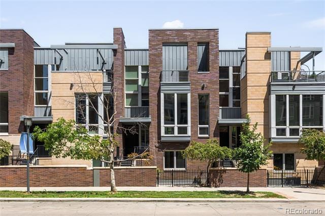 Building Photo - 2133 18th St Rental