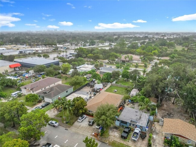 Photo - 530 NE 34th St Unidad 1