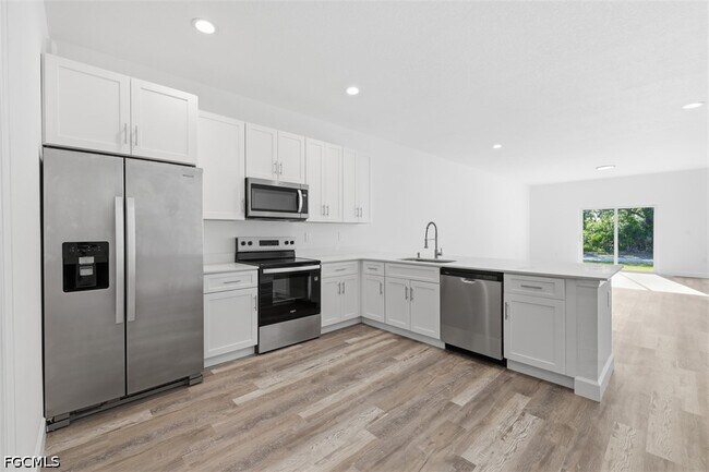 Photo - 10087 Amicola St