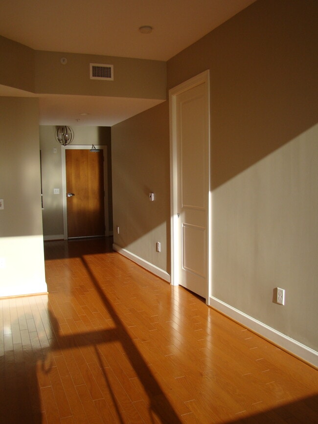 Entrance hall - 3202 Environ Way Unit 3202