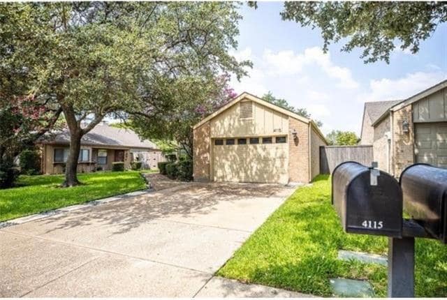 Photo - 4115 Rosser Square