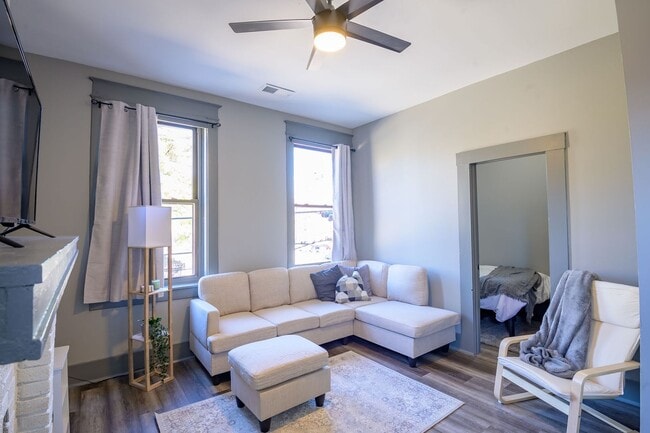 Photo - 121 E M.L.K. Jr. Blvd Unidad 2