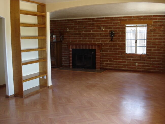 Photo - Peaceful Setting in J-Six