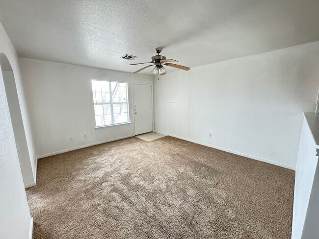 Photo - 406 Brittney Way Unidad B