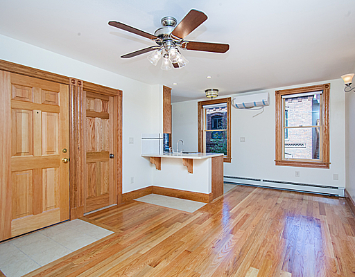 Building Photo - 27 Phillips St Unit 3 Rental