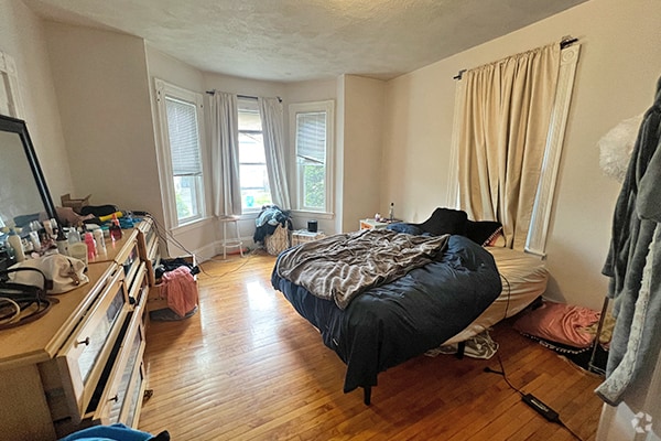 Building Photo - 141 Brown St Unit 1 Rental