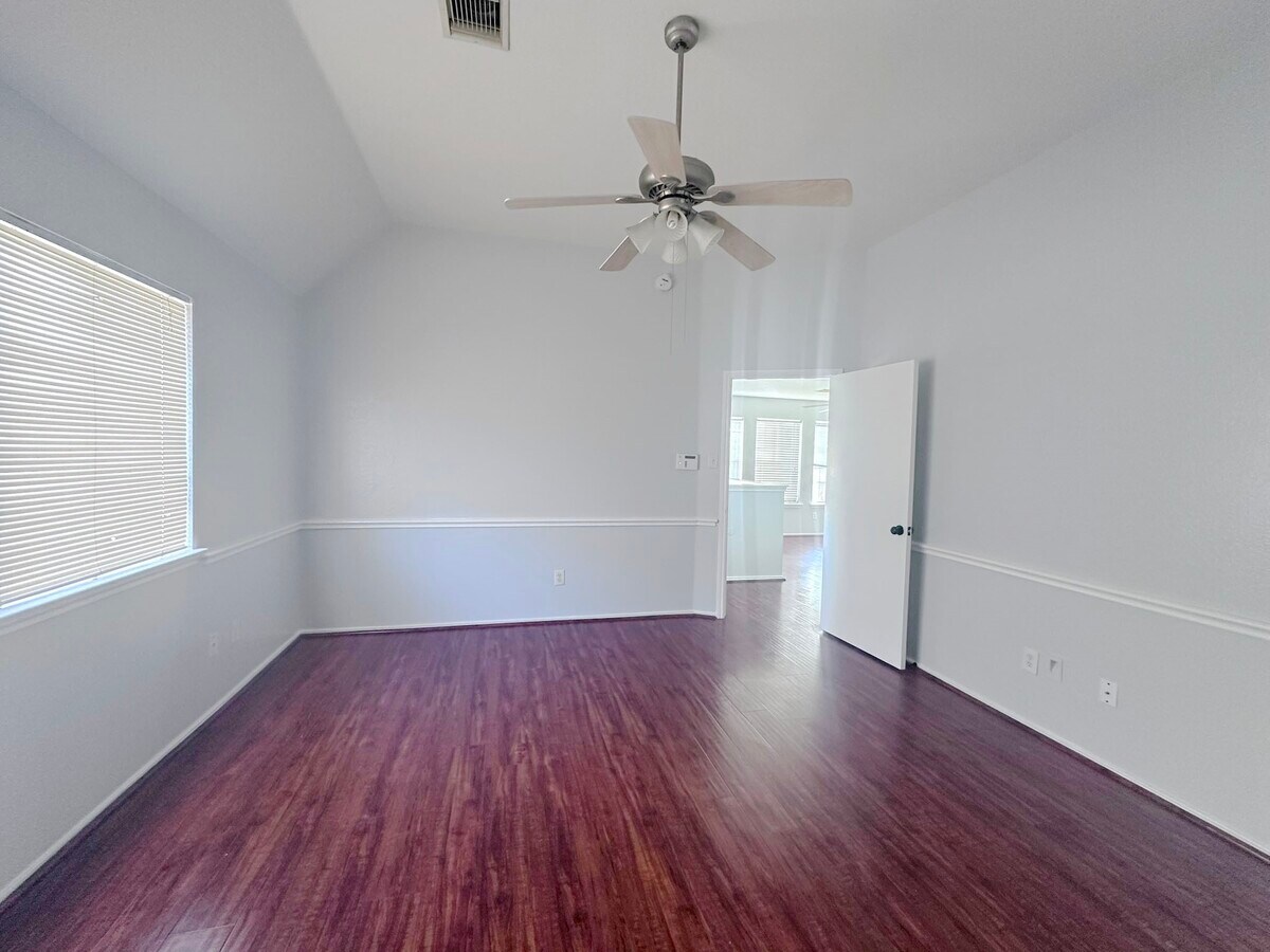 Photo - 15522 Baxter Ave