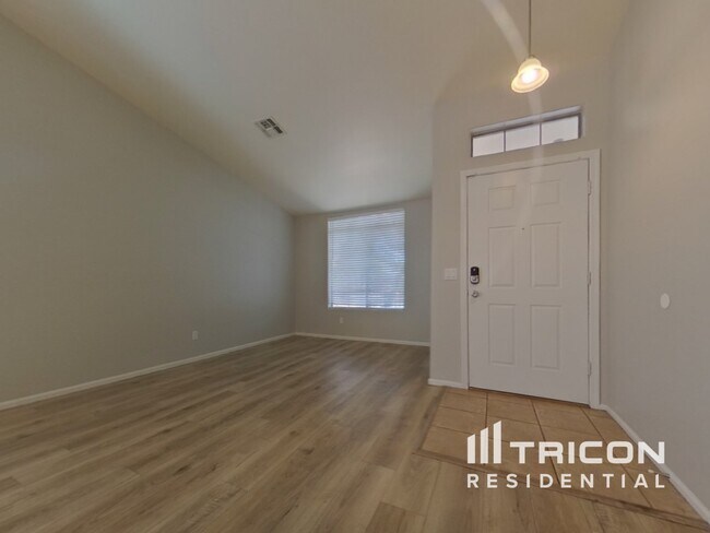 Photo - 12382 W Hopi St