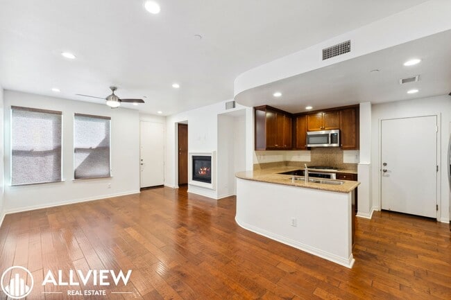 Photo - Modern 2 Bed, 2.5 Bath Townhome Available ...