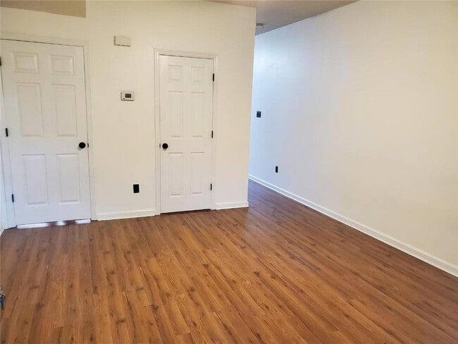 Photo - 3256 Domain St