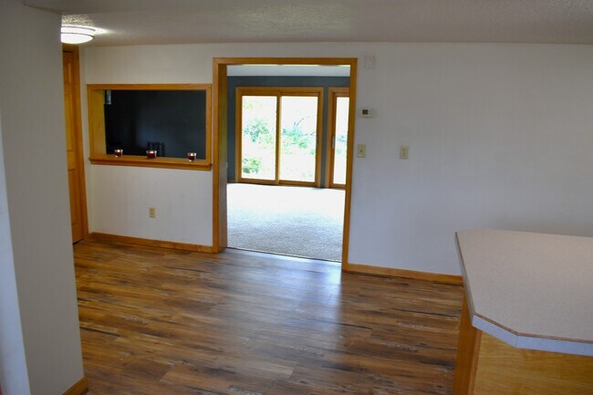 Photo - 710 170th Ave