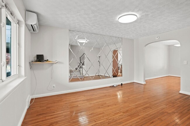 Photo - Brentwood Beauty