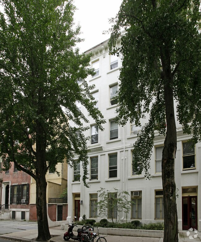 Photo - College Manor Apartments