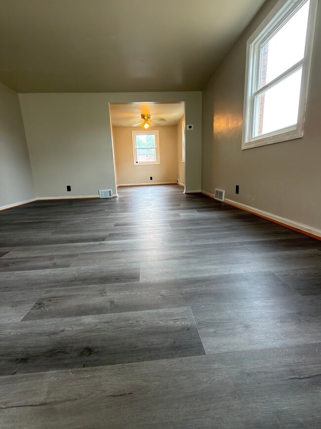 Photo - 604 Poplar Ave NW
