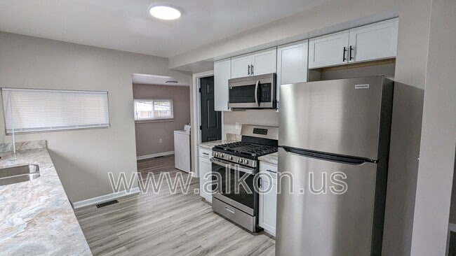 Photo - 102 Glenbury St