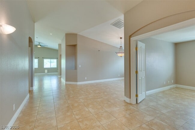 Photo - 82 Rattlesnake Grass Ct