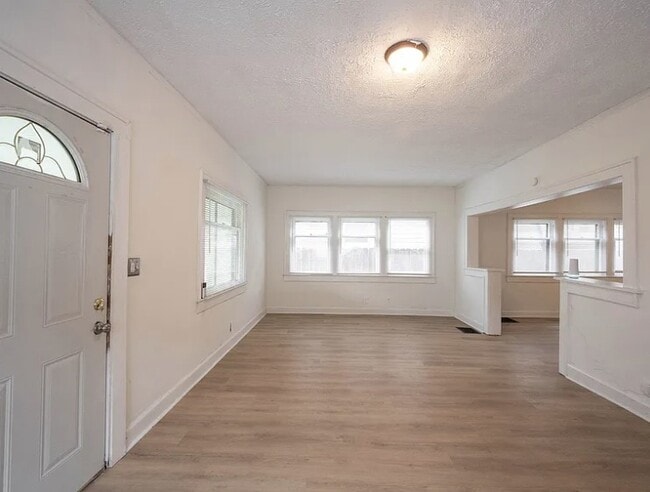 Photo - 1331 W 34th St