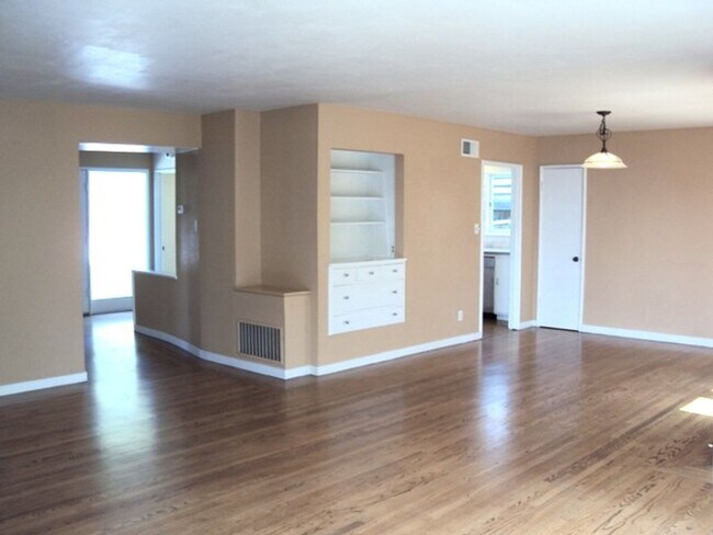 Photo - 2326-2328 Rose Street Unit UPPER