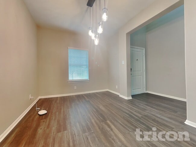 Photo - 7707 Foxwaithe Ln