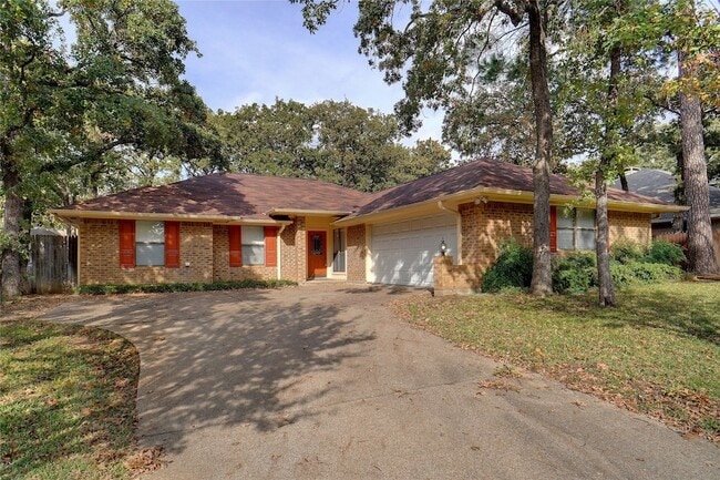 Building Photo - 2813 Woodpath Ln Rental